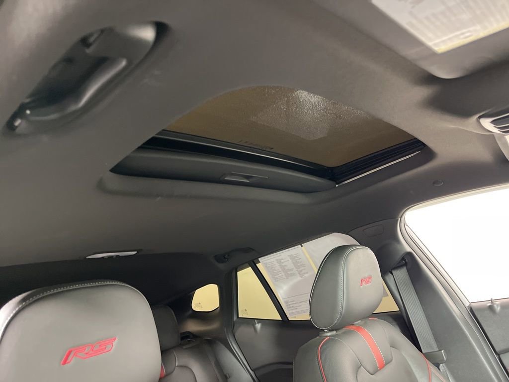 Used 2025 Chevrolet Trax RS w/ Sunroof Package FWD image 5