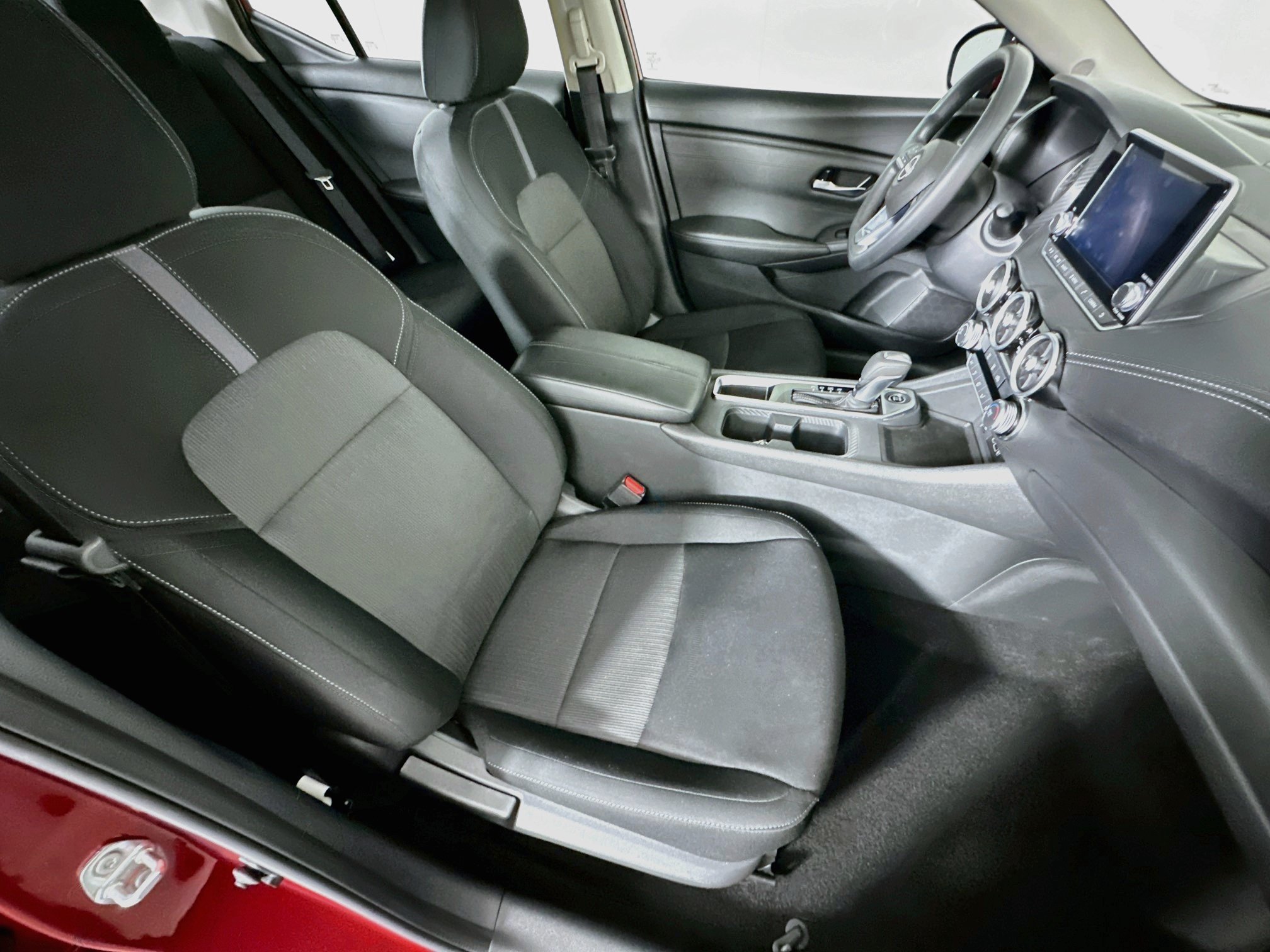 Used 2024 Nissan Sentra SV FWD image 28