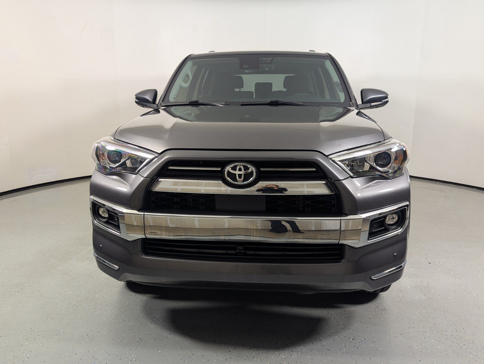 Used 2023 Toyota 4Runner Limited RWD image 2