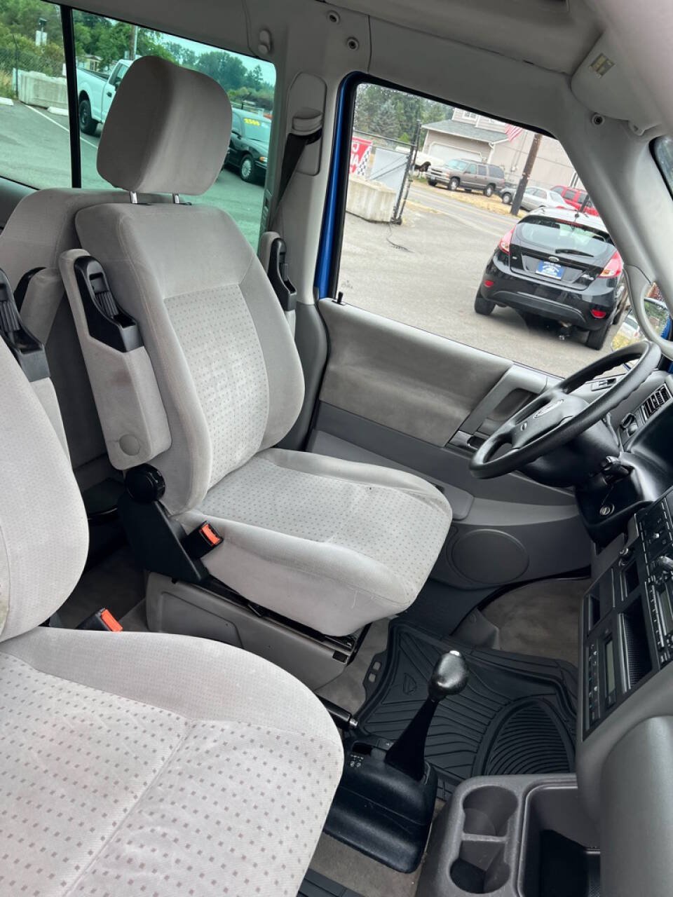 Used 2003 Volkswagen Eurovan MV FWD image 9