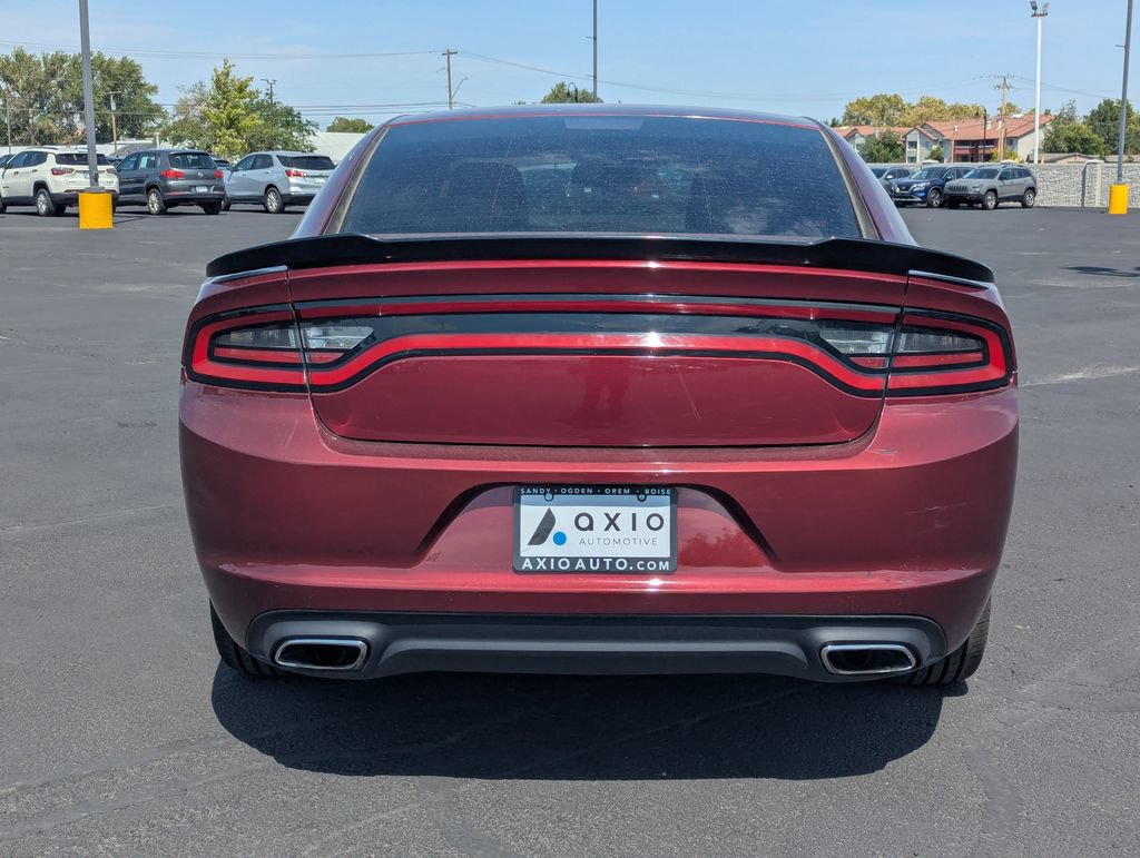 Used 2017 Dodge Charger SE RWD image 5