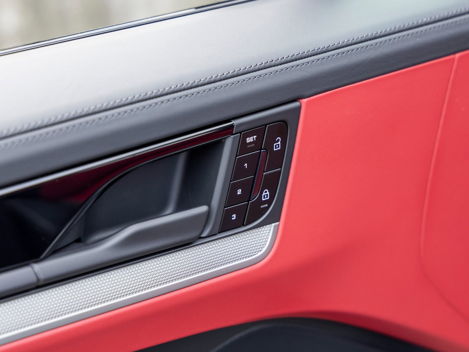 New 2026 Porsche Cayenne S image 23