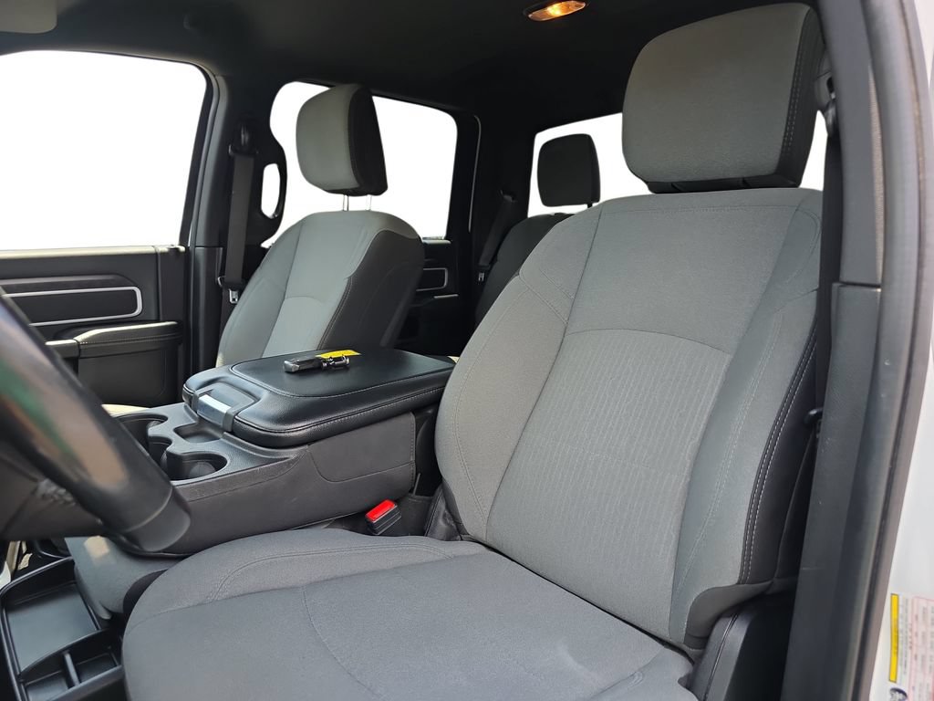 Used 2024 RAM 3500 Big Horn AWD/4WD image 15