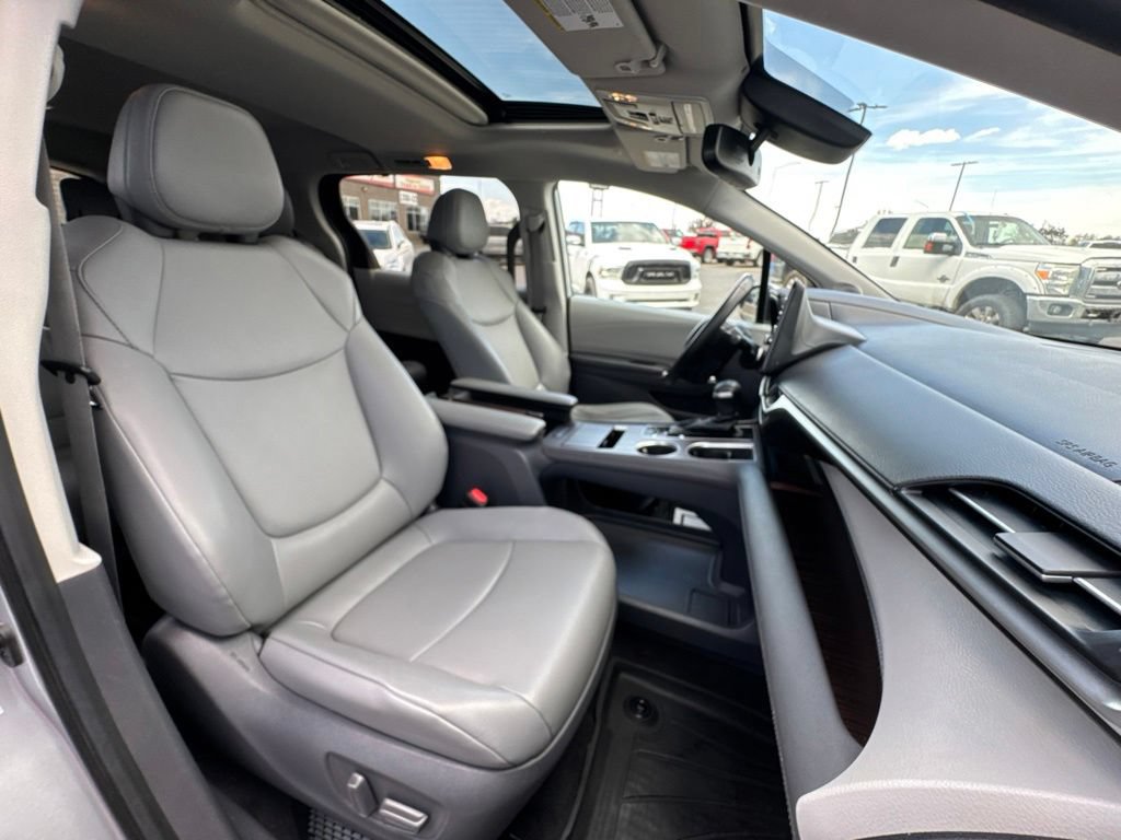 Used 2021 Toyota Sienna XLE w/ XLE Plus Package AWD/4WD image 40