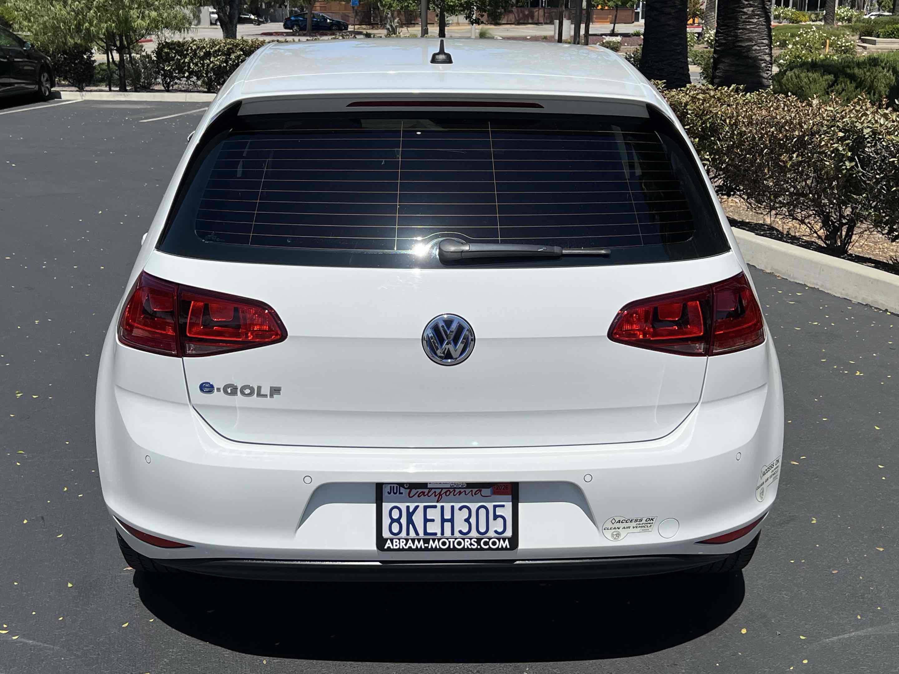 Used 2015 Volkswagen e-Golf SEL Premium FWD image 14