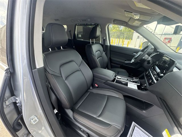 New 2025 Nissan Pathfinder SL image 24