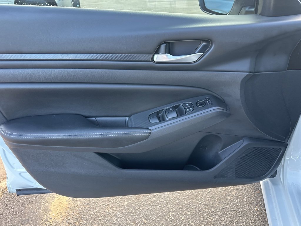 Used 2024 Nissan Altima 2.5 SV image 17