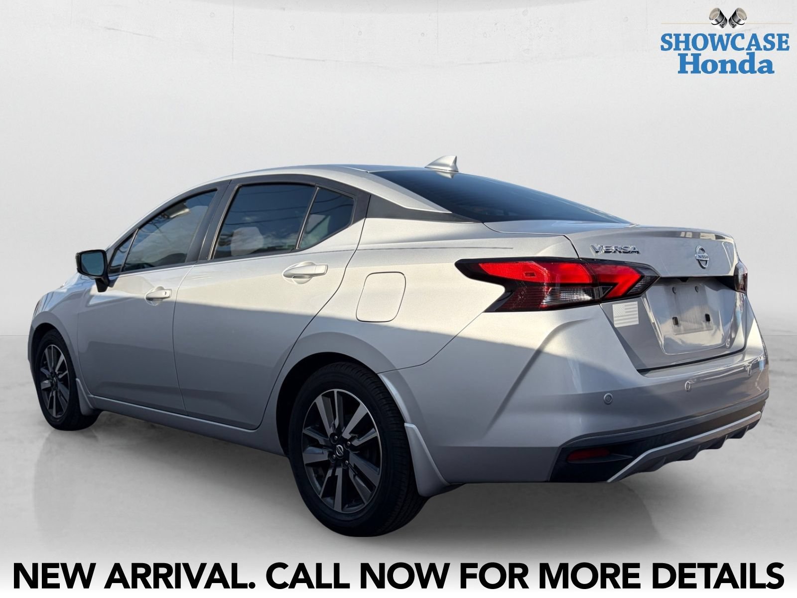 Used 2021 Nissan Versa SV FWD image 4