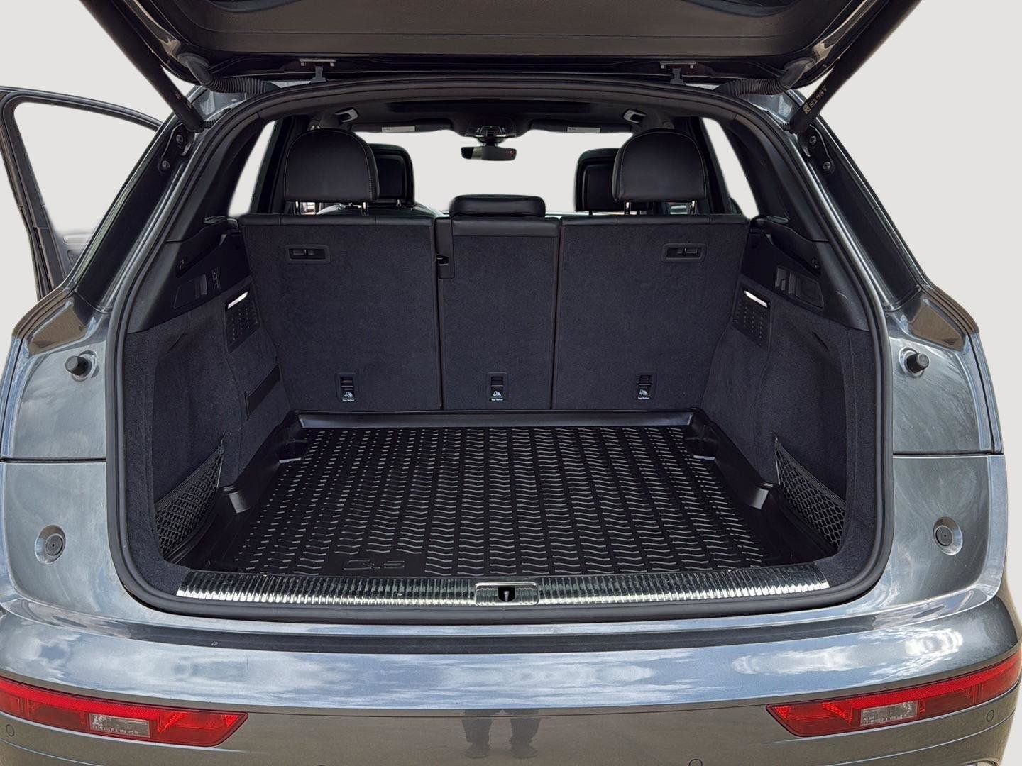 Used 2021 Audi SQ5 Premium Plus w/ Premium Plus Package image 24