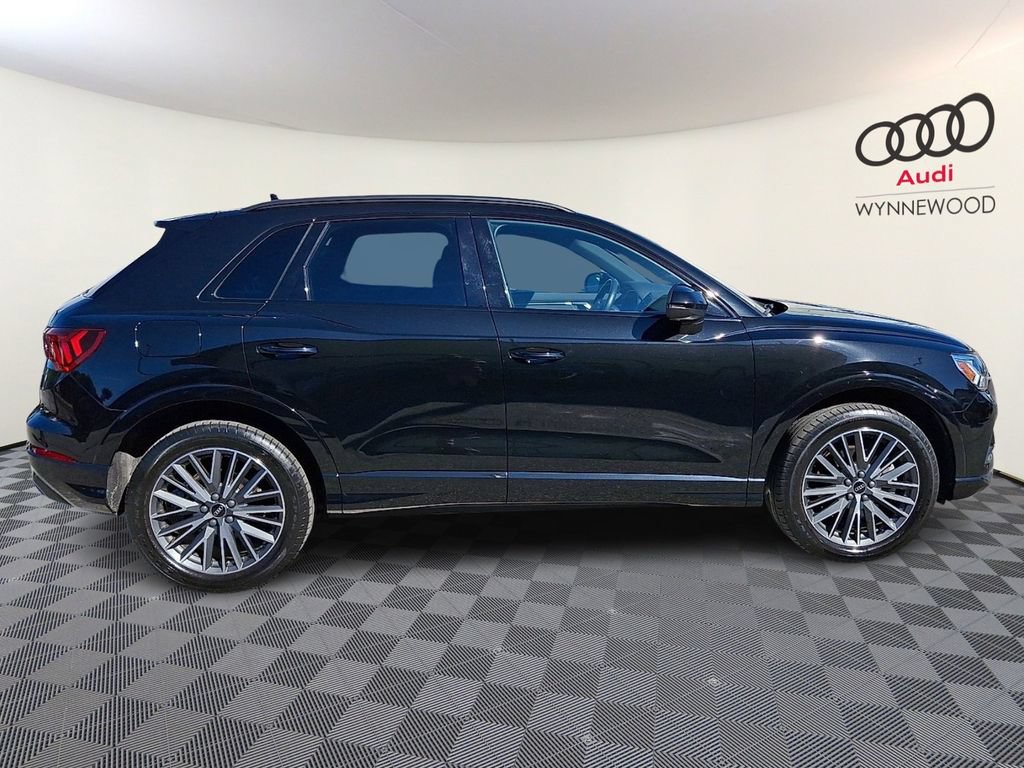 Certified 2023 Audi Q3 2.0T Premium w/ Convenience Package AWD/4WD image 7