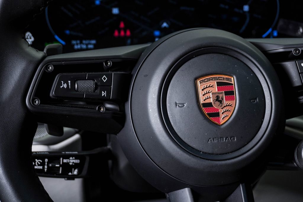 Certified 2025 Porsche Cayenne Coupe image 20