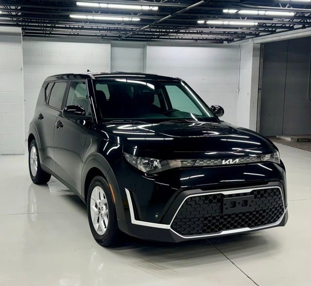 Used 2023 Kia Soul LX w/ LX Technology Package image 7