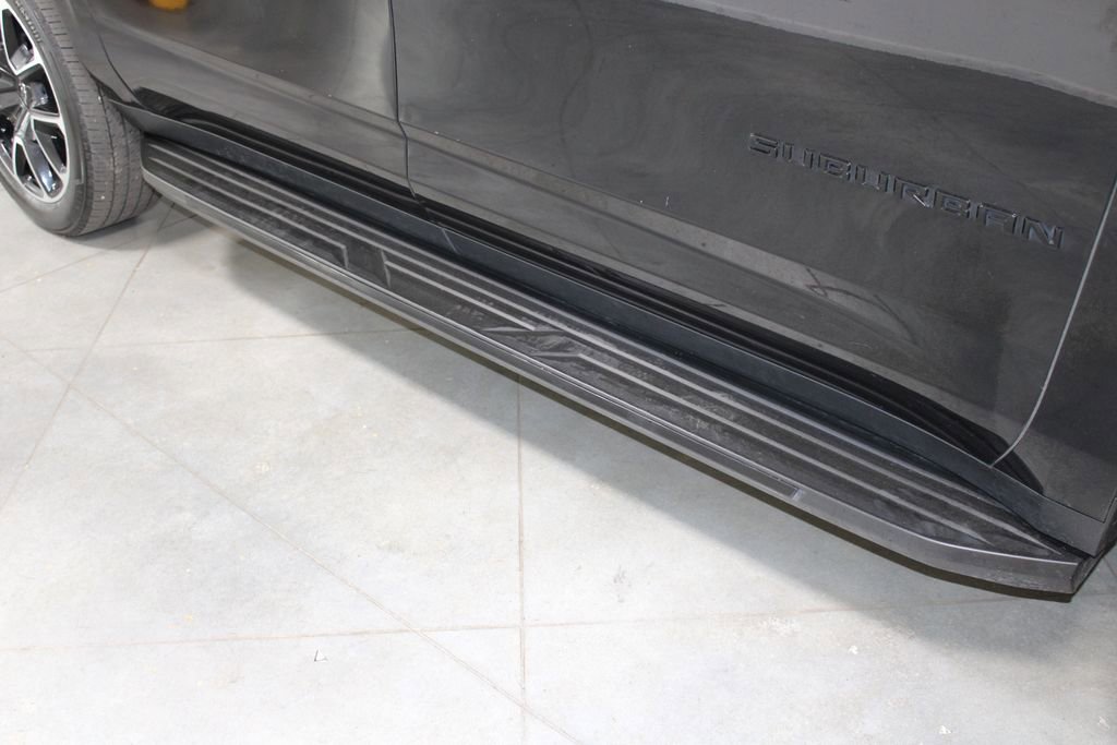 Used 2024 Chevrolet Suburban RST image 14