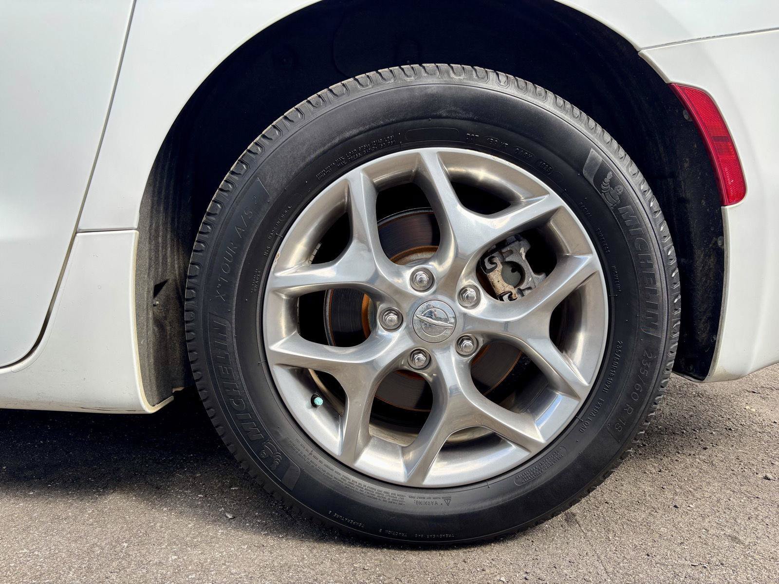 Used 2018 Chrysler Pacifica Limited FWD image 42