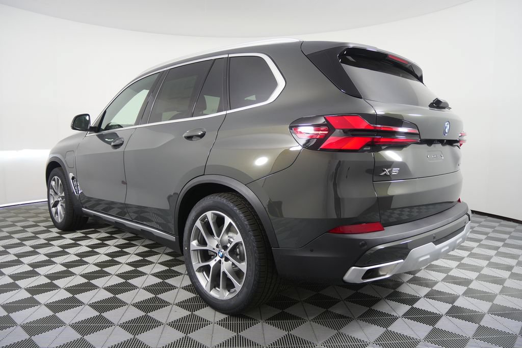 Used 2026 BMW X5 xDrive50e AWD/4WD image 4