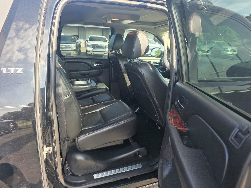 Used 2009 Chevrolet Avalanche LTZ AWD/4WD image 11