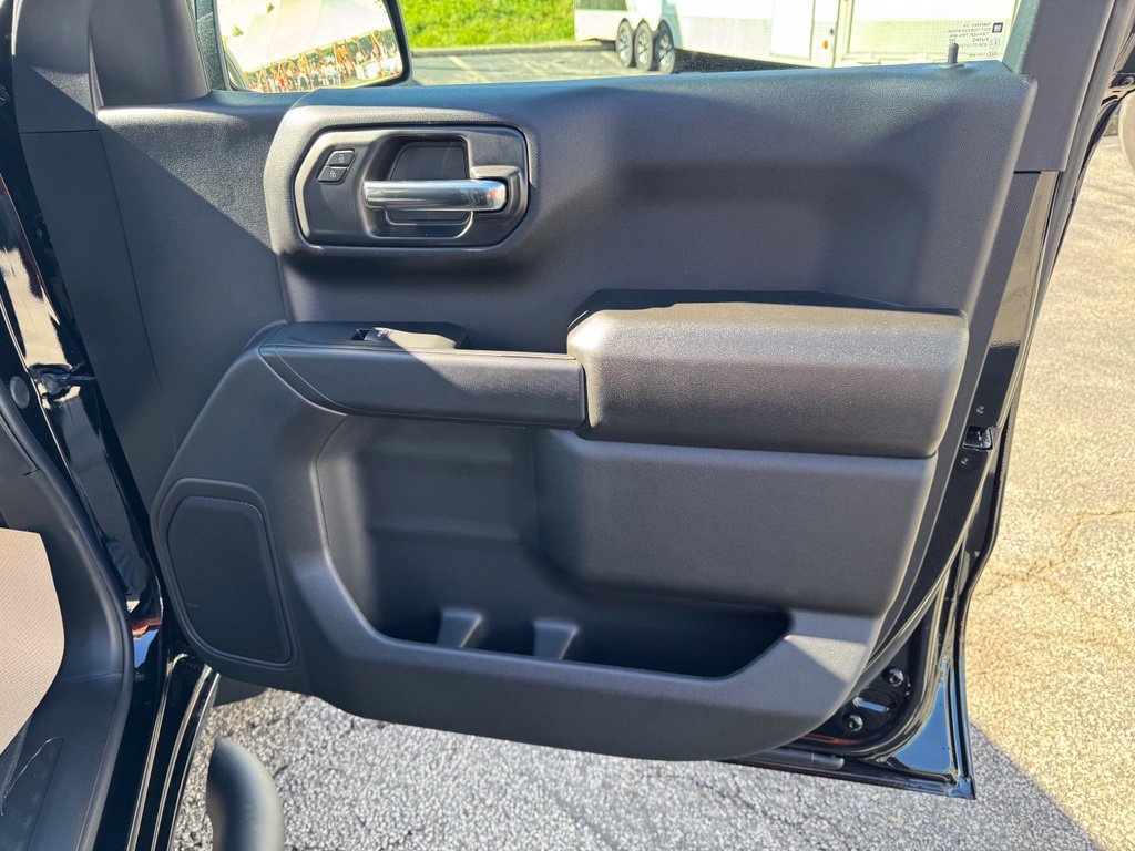 New 2026 Chevrolet Silverado 1500 Custom w/ Turbomax Blackout Package AWD/4WD image 18