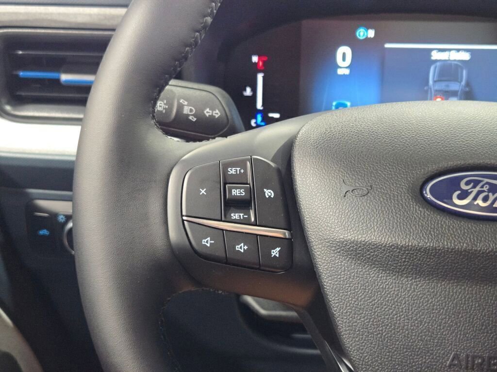 New 2025 Ford Maverick XLT w/ XLT Luxury Package image 32