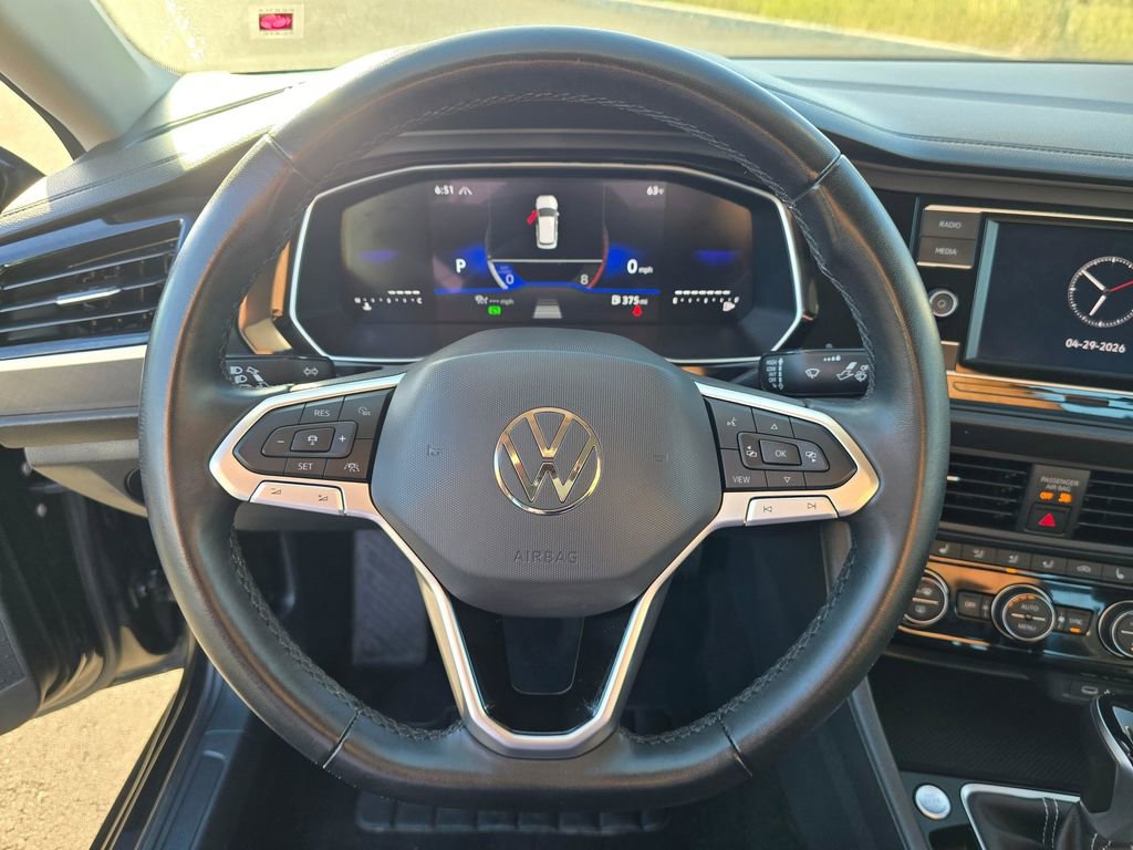Used 2024 Volkswagen Jetta SE FWD image 18
