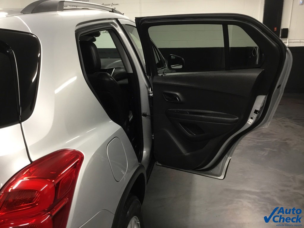 Used 2017 Chevrolet Trax LT w/ Driver Confidence Package image 34