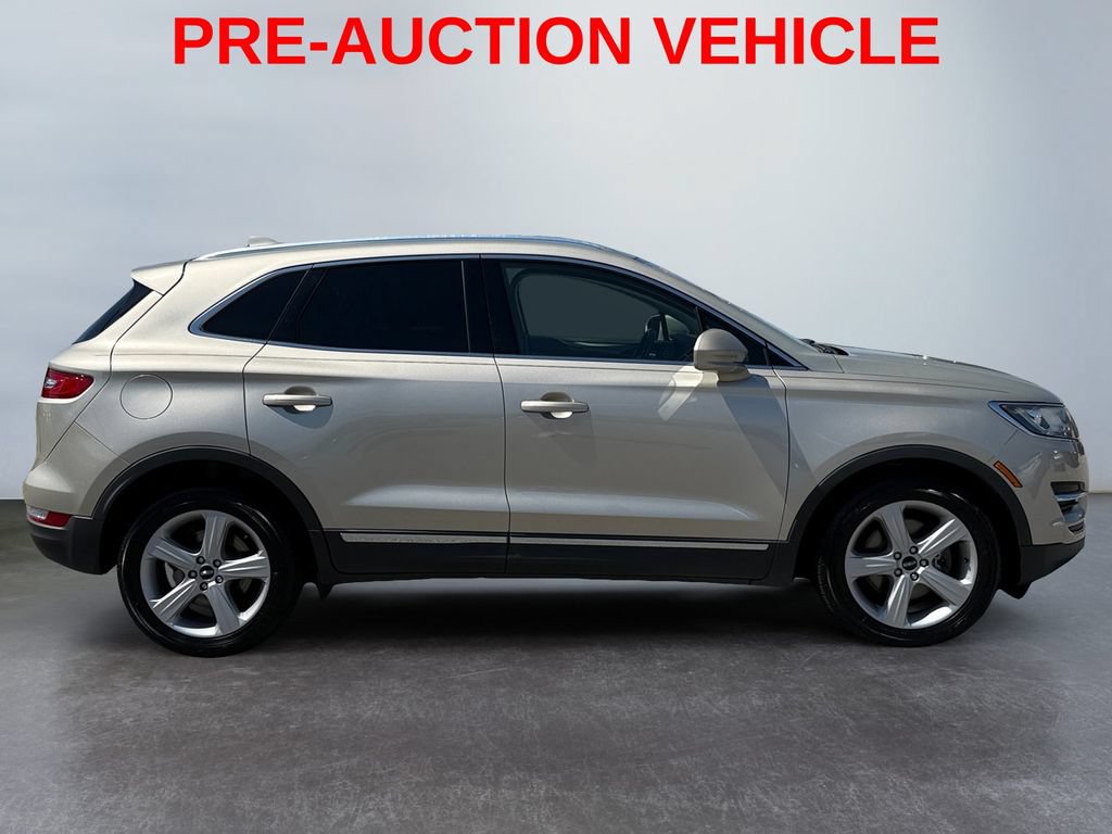 Used 2017 Lincoln MKC Premiere FWD image 2