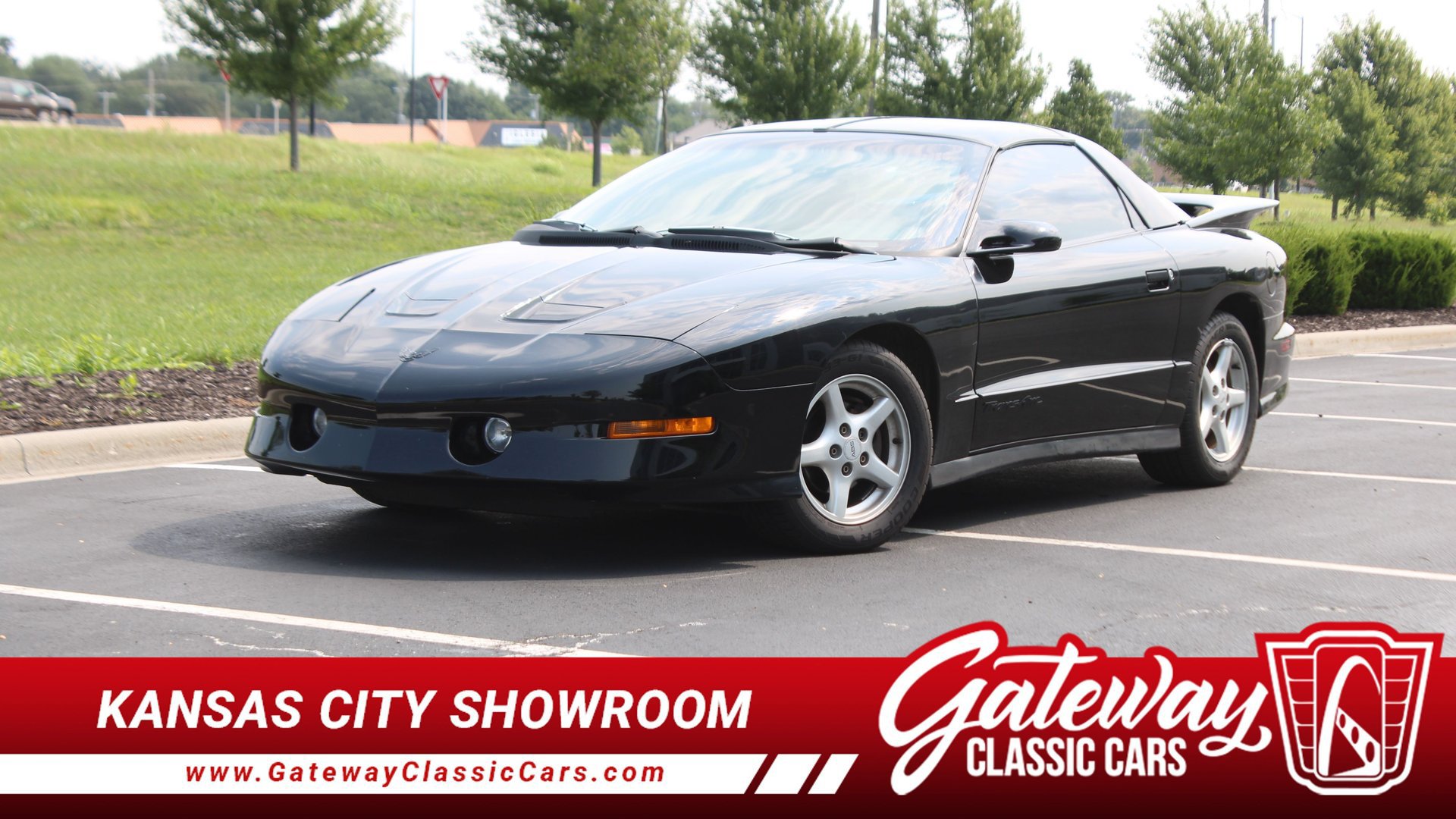 Used 1995 Pontiac Firebird Coupe RWD image 1