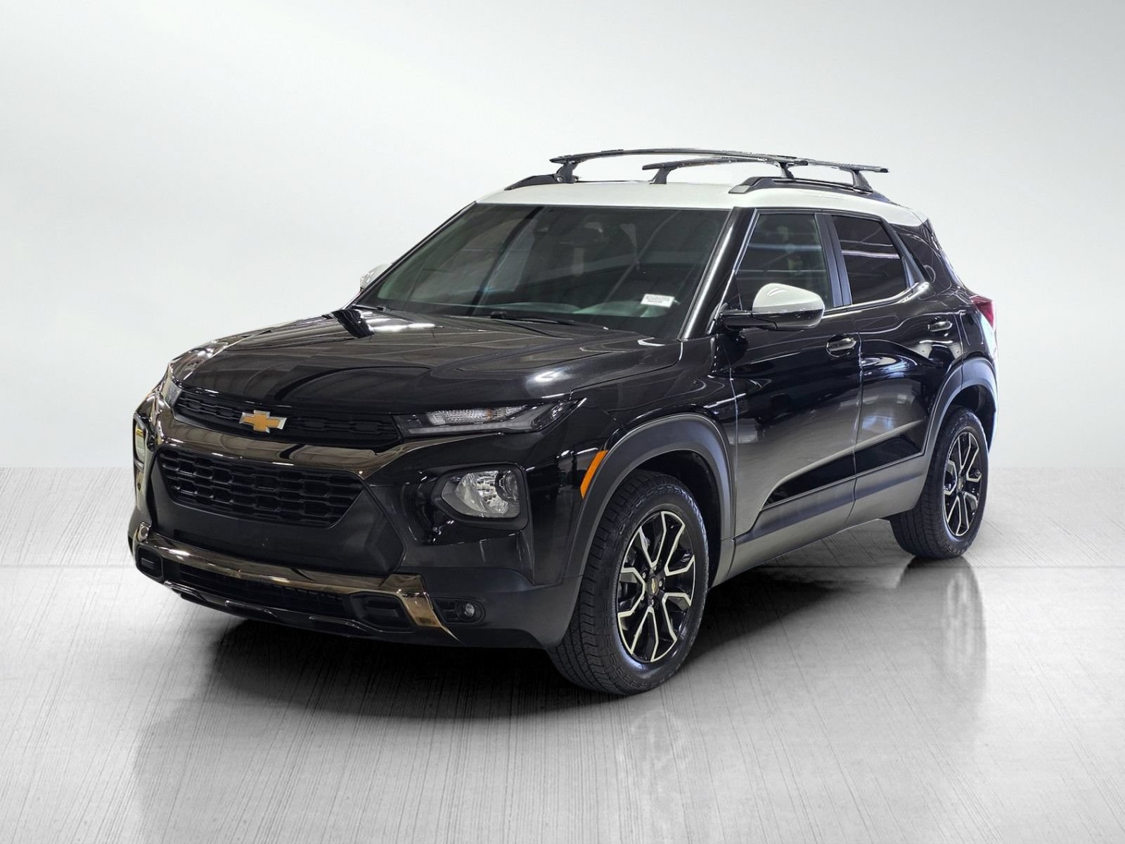 Used 2023 Chevrolet TrailBlazer ACTIV w/ Convenience Package FWD image 3