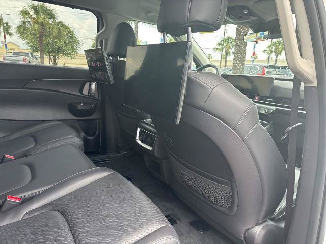 Used 2025 Kia Carnival SX FWD image 24