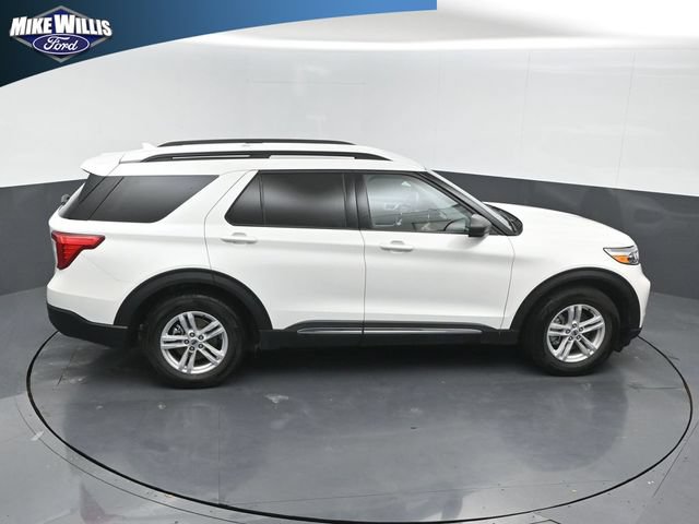 Used 2024 Ford Explorer XLT w/ Equipment Group 202A RWD image 16