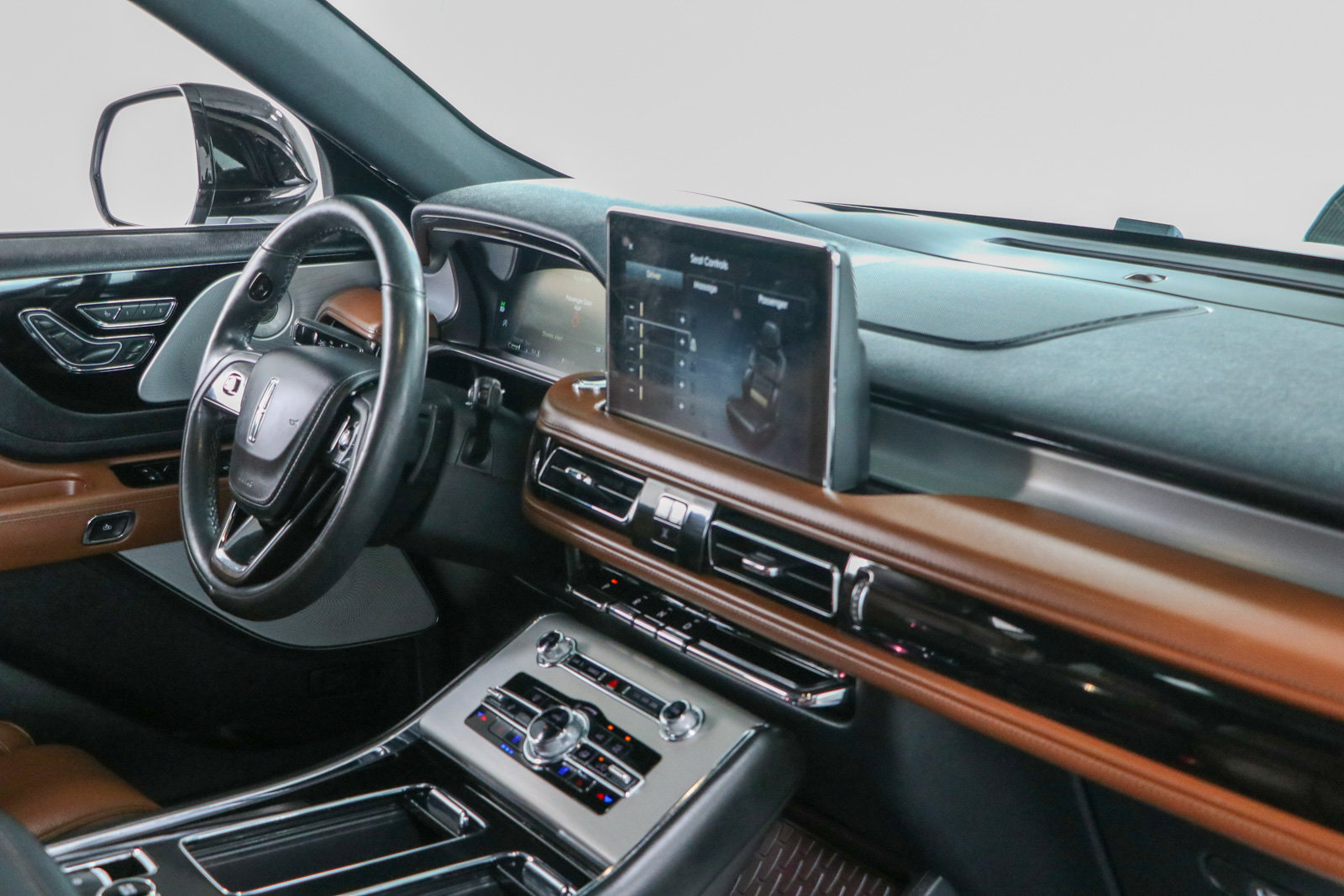 Used 2022 Lincoln Aviator Reserve w/ Equipment Group 201A AWD/4WD image 28