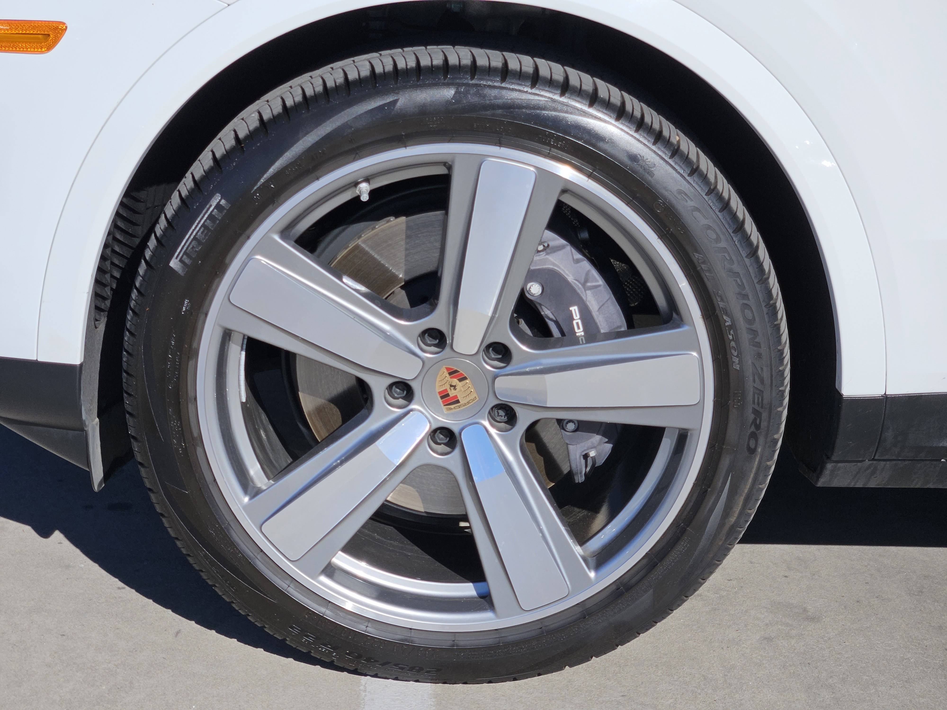 Certified 2025 Porsche Cayenne Coupe image 14