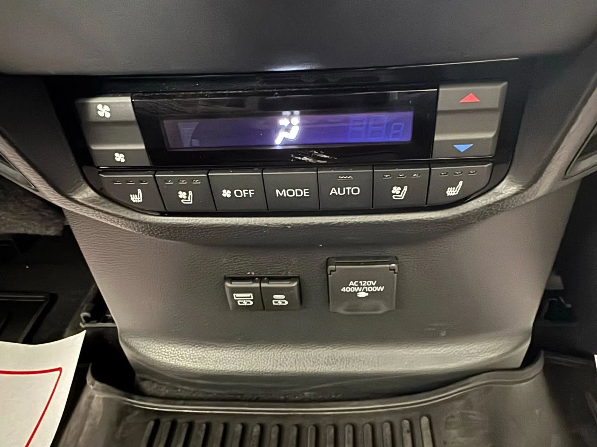 Used 2023 Toyota Sequoia Capstone image 40