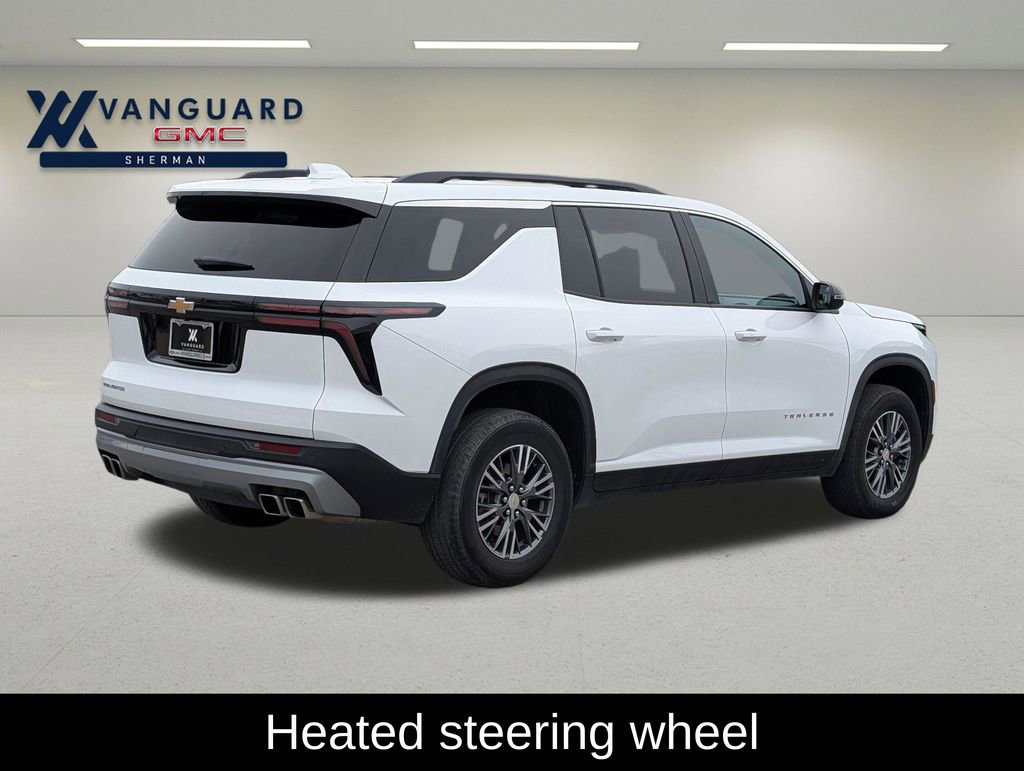 Used 2025 Chevrolet Traverse LT image 7