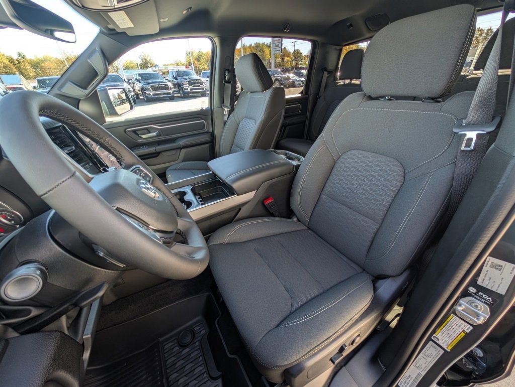 New 2026 RAM 1500 4x4 Crew Cab image 13