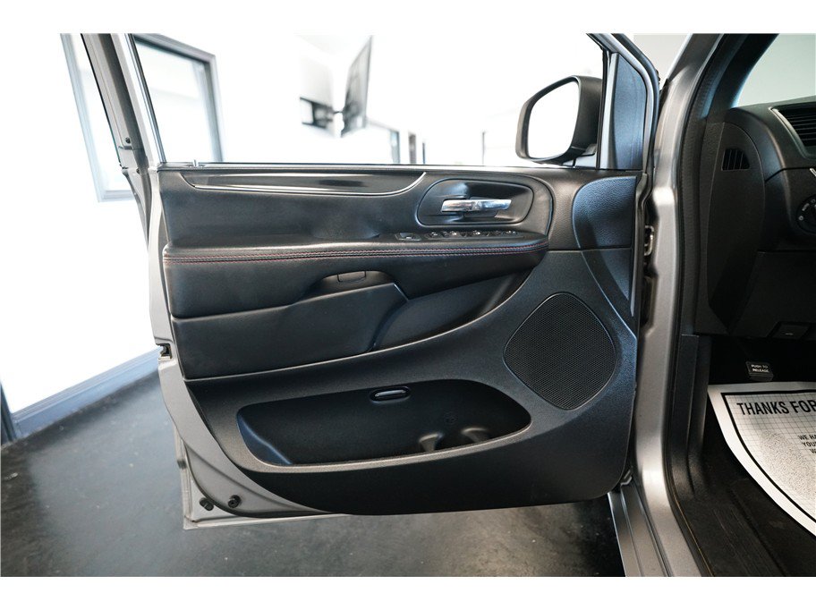 Used 2018 Dodge Grand Caravan GT FWD image 15
