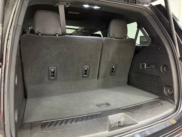 Used 2023 GMC Yukon SLT w/ SLT Premium Package AWD/4WD image 24