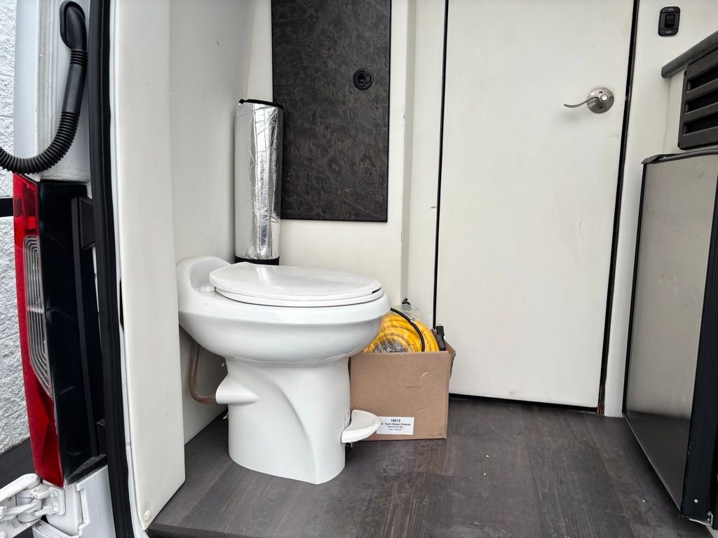 Used 2019 Mercedes-Benz Sprinter 170 w/ Driver Convenience Package image 12