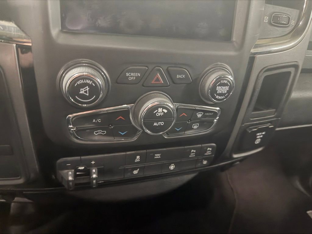Used 2018 RAM 2500 Big Horn w/ Sport Appearance Group image 19