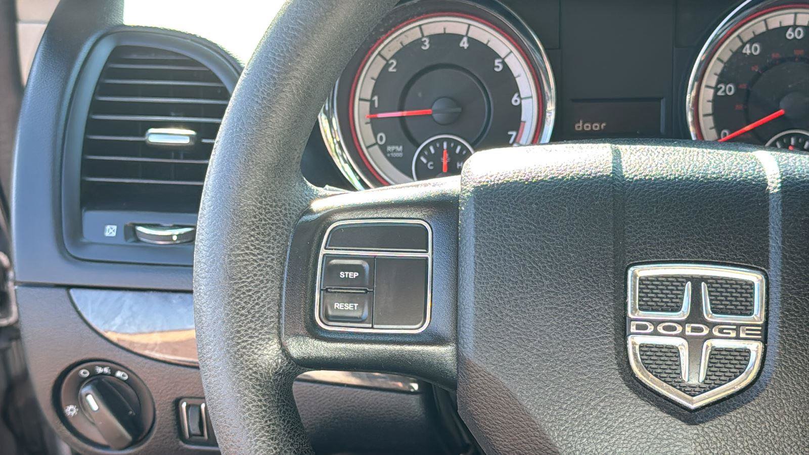 Used 2019 Dodge Grand Caravan SE FWD image 12