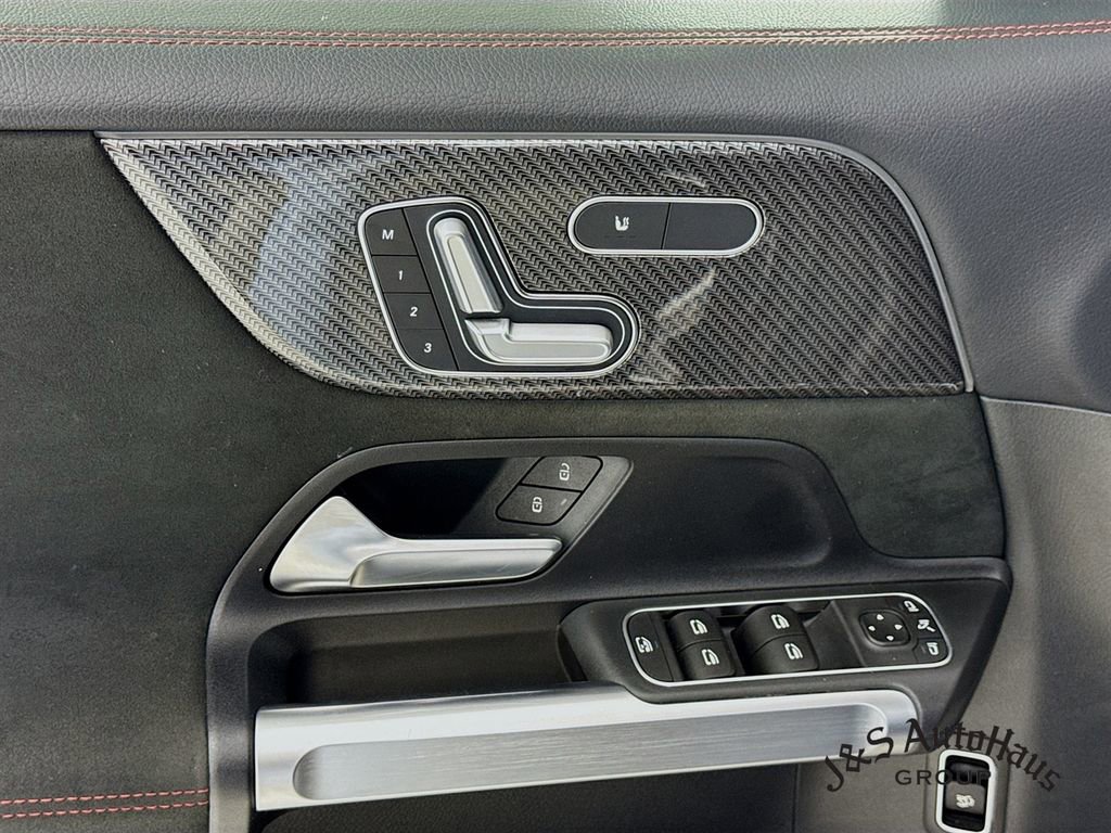 Used 2024 Mercedes-Benz GLB 35 AMG 4MATIC image 23