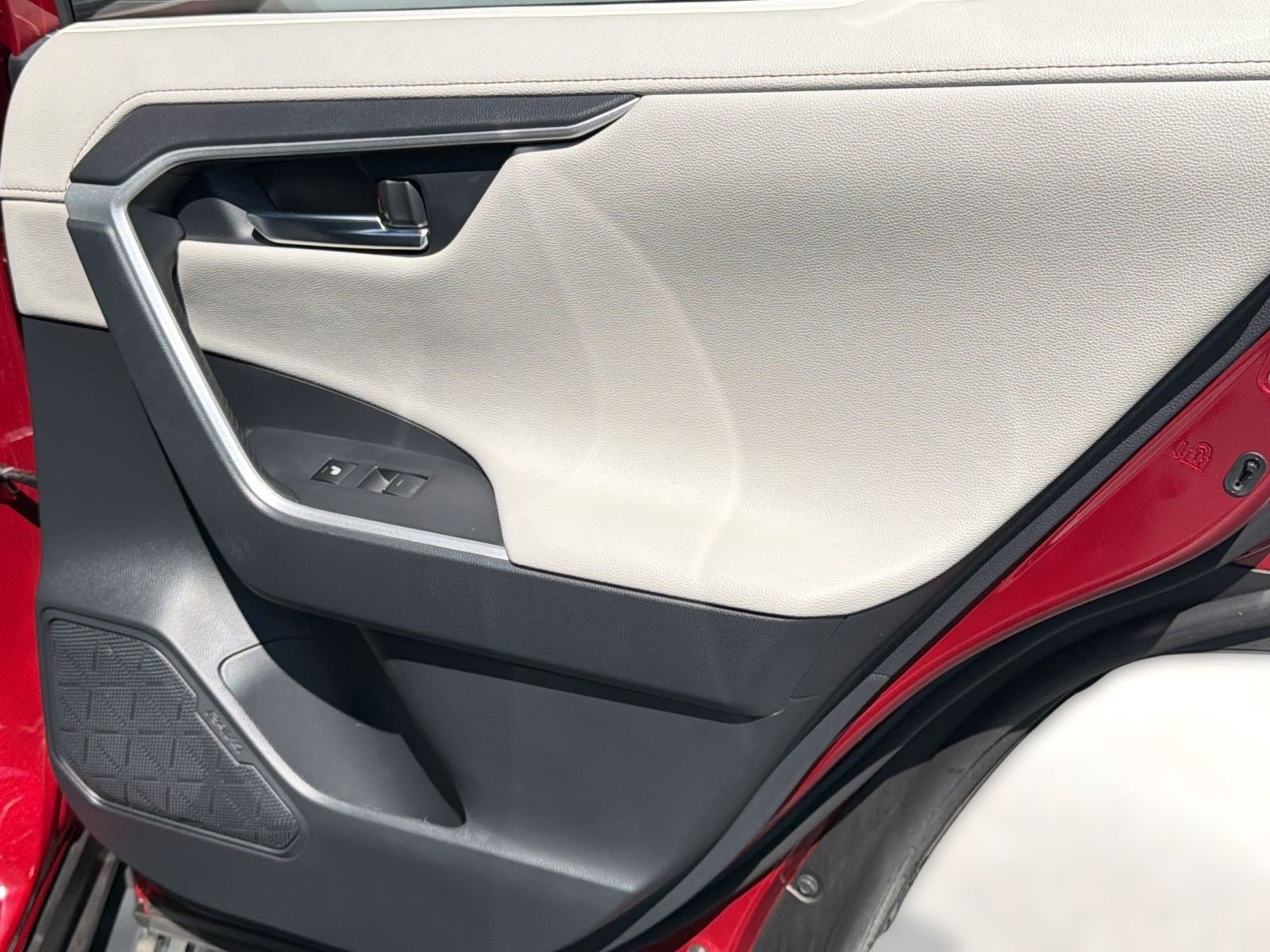 Used 2024 Toyota RAV4 Limited w/ Advanced Technology Package image 31