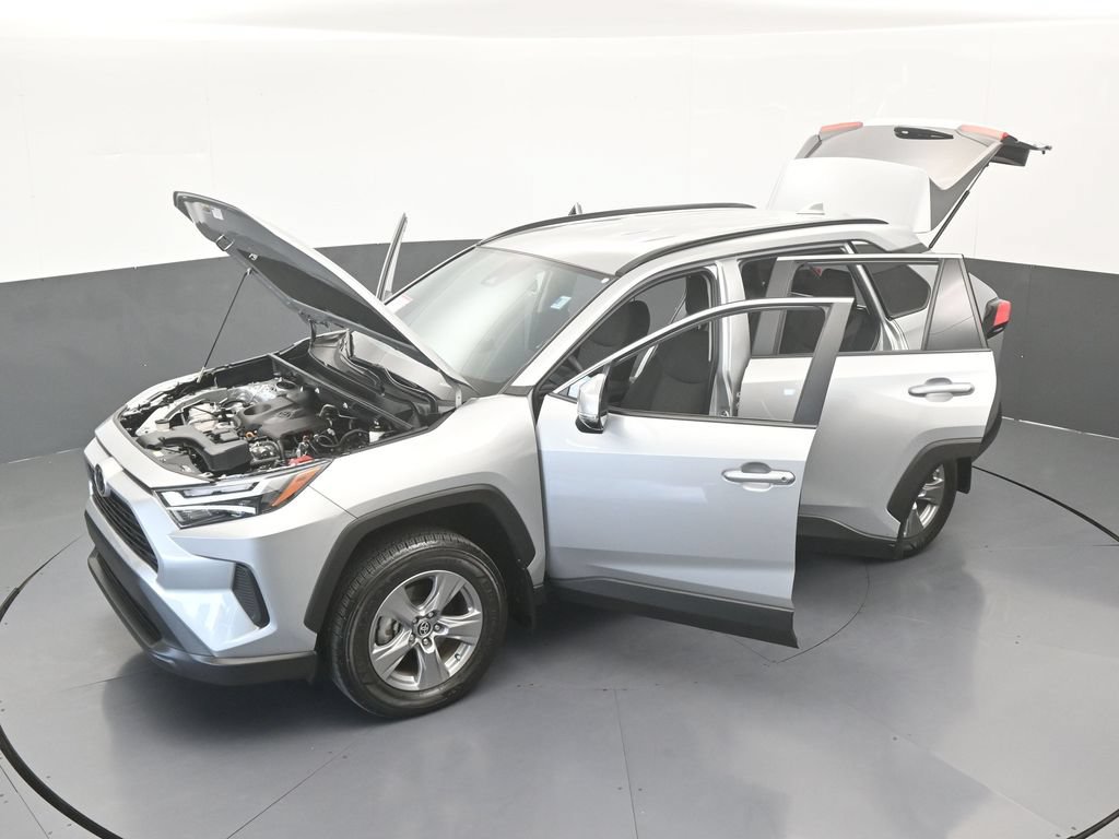 Used 2025 Toyota RAV4 XLE AWD/4WD image 60