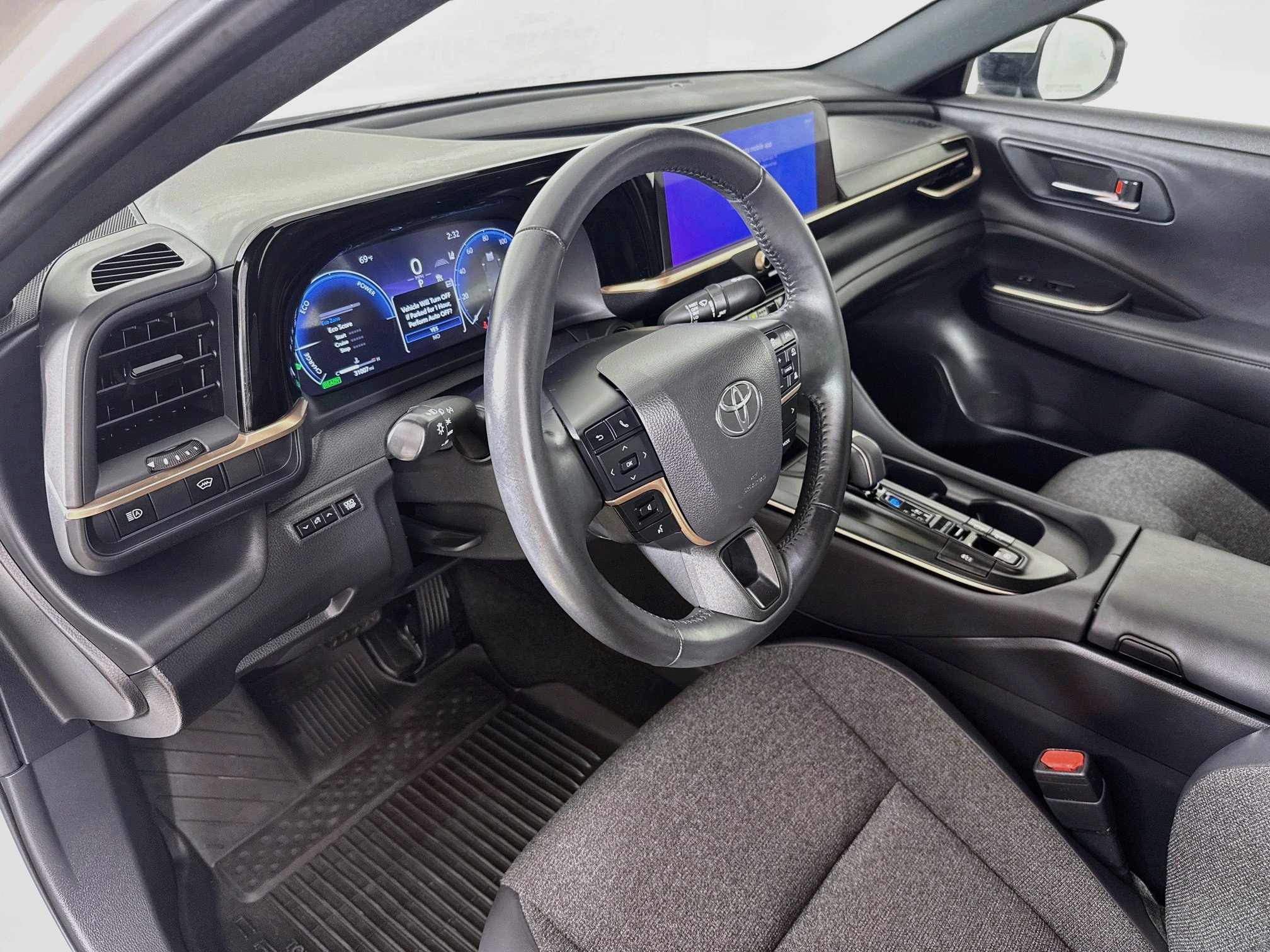 Certified 2023 Toyota Crown AWD/4WD image 10