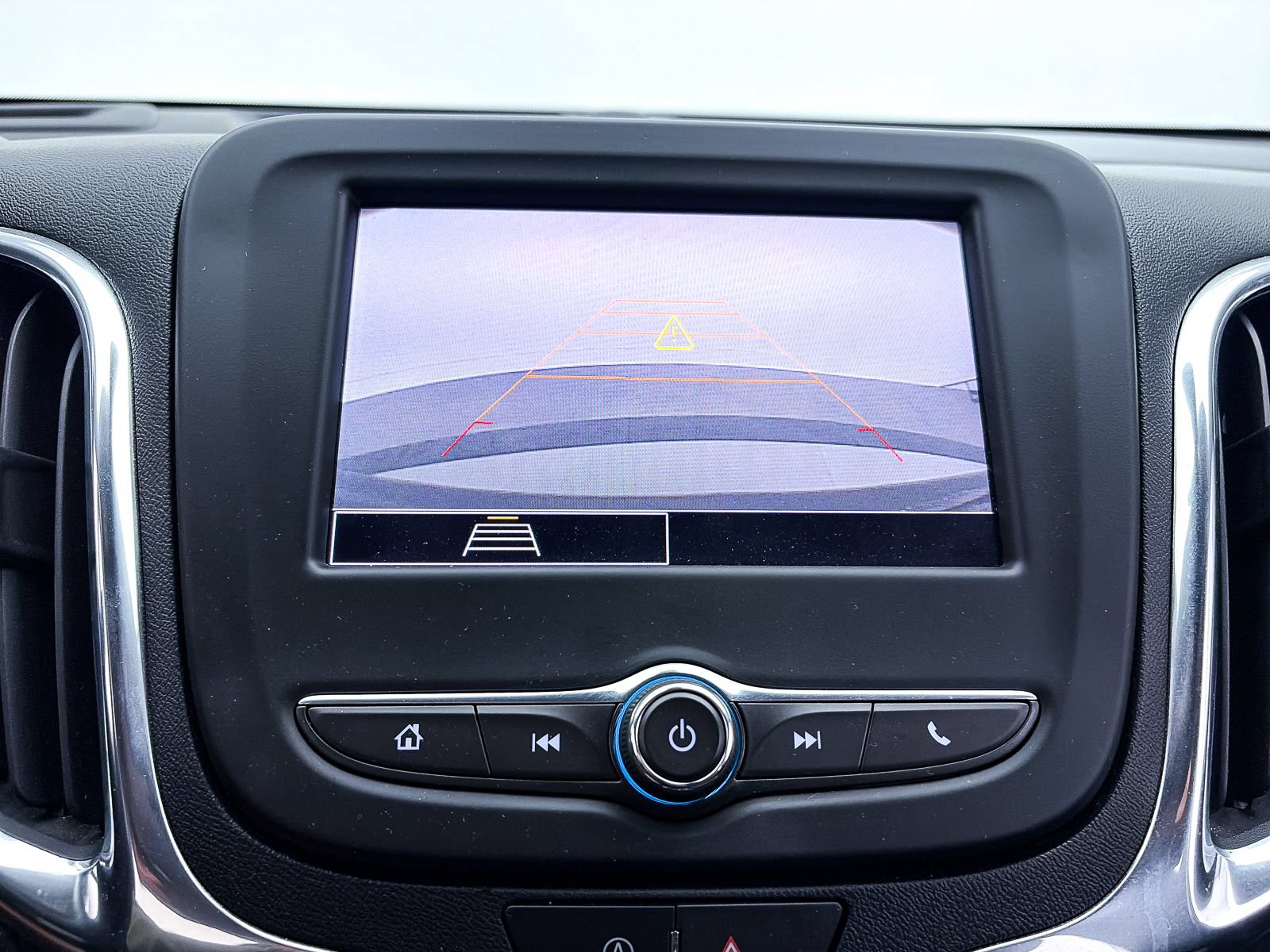 Used 2023 Chevrolet Equinox LT FWD image 4
