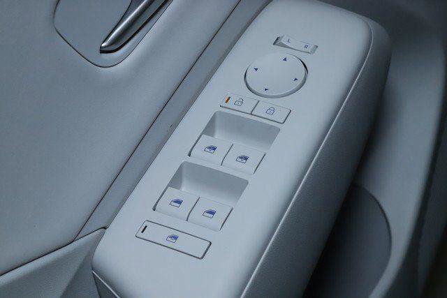 Used 2024 Hyundai Kona Limited image 15