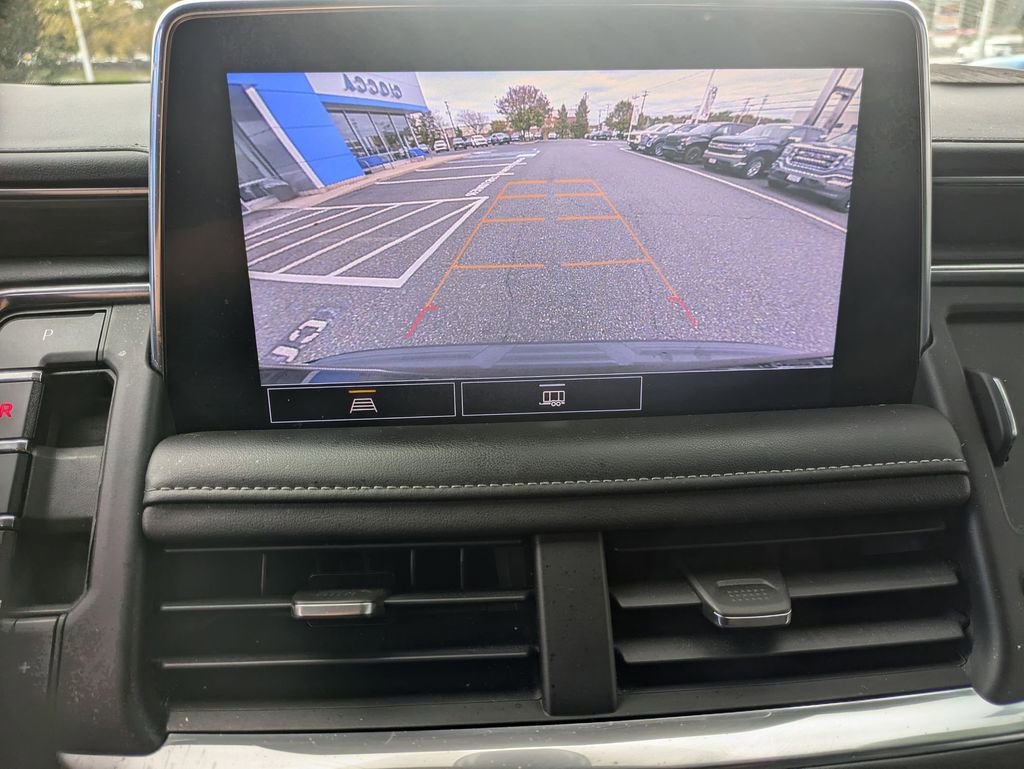 Used 2021 Chevrolet Suburban Z71 image 17