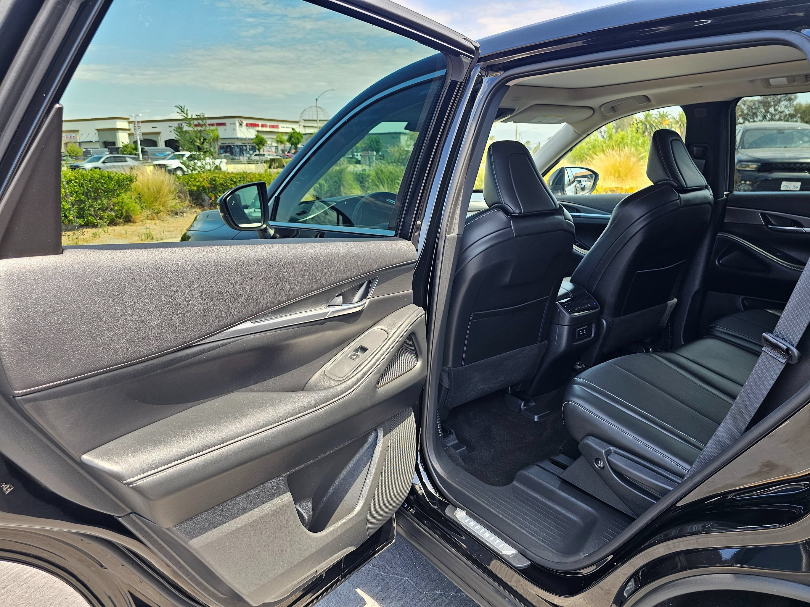 Used 2026 INFINITI QX60 Pure w/ Cargo Package AWD/4WD image 18