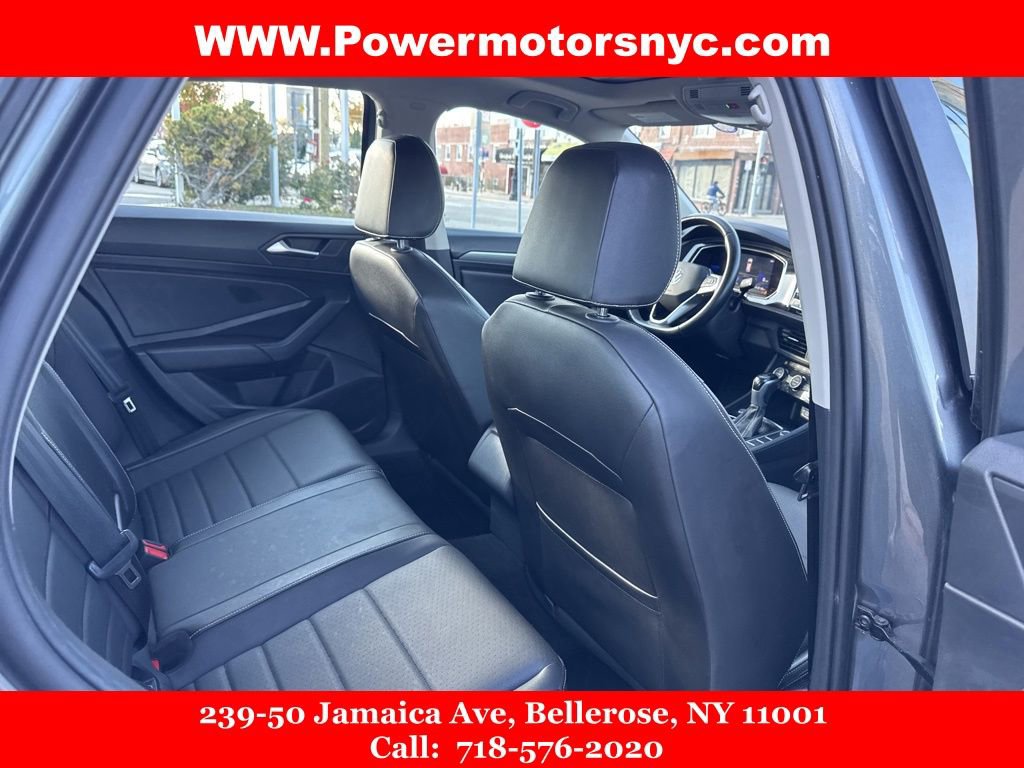 Used 2022 Volkswagen Jetta SE image 17