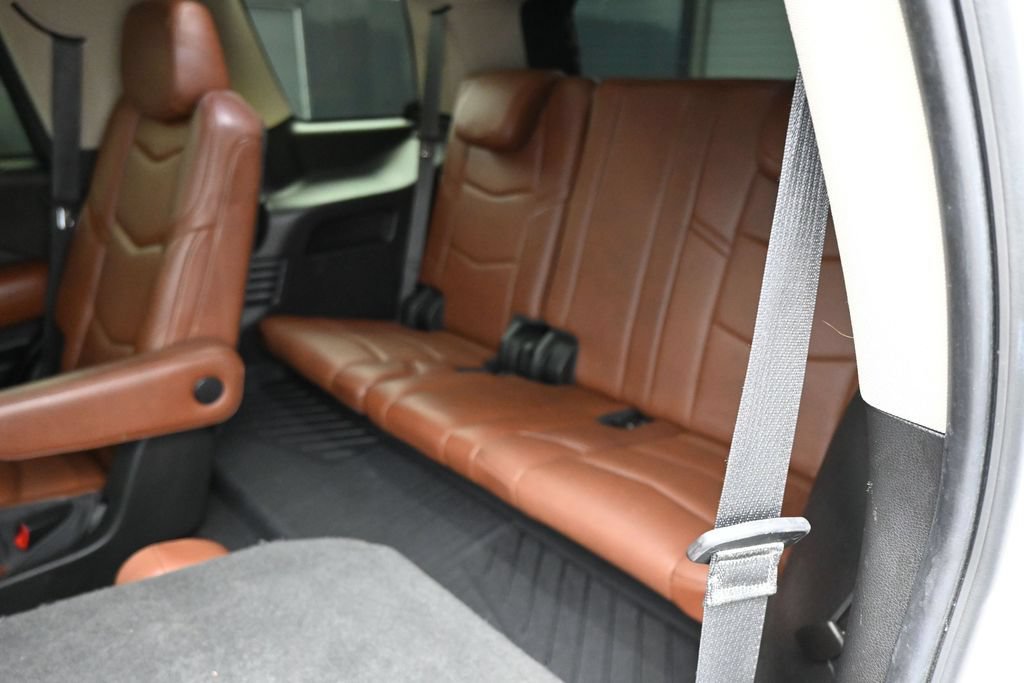 Used 2018 Cadillac Escalade Luxury AWD/4WD image 23