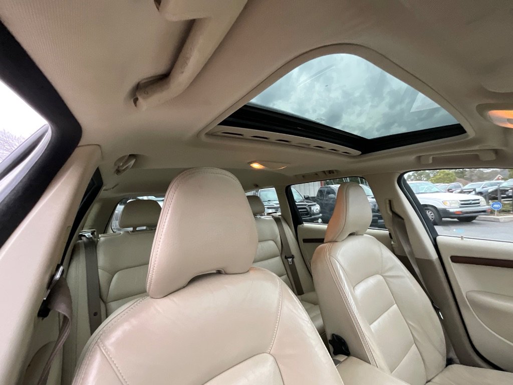 Used 2011 Volvo XC70 3.2 FWD image 35